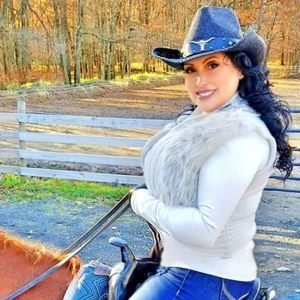 Meet your Posher, Catherine